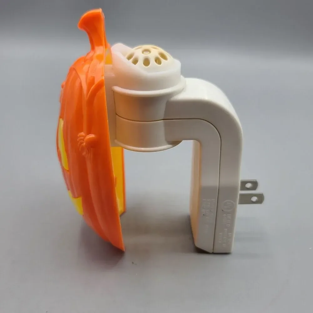 Blinking Jack-O-Lantern Pumpkin NightLight Wallflower Bath & Body Plug In Works